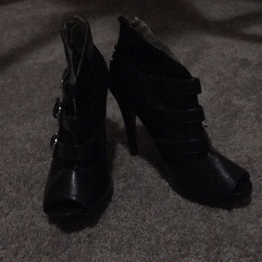 Guess peep toe boots